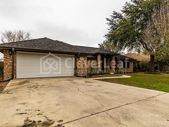 2nd image of 1068 Memorial Cir