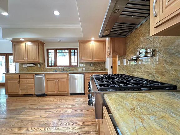 2nd image of 3015 Deer Meadow Dr