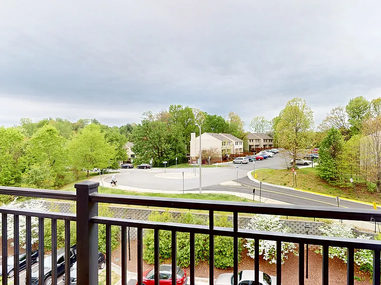 Signal Hill Apartment Homes — Photo 41