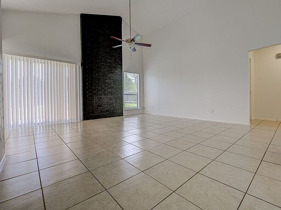 4th image of 1200 Westcott Dr #A