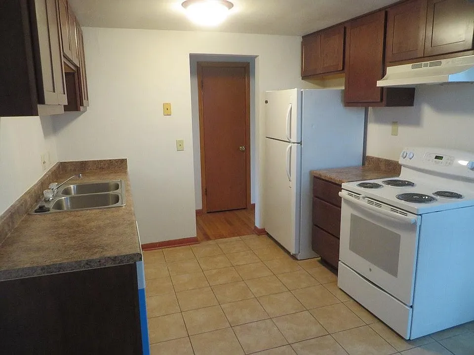 5806 Russett Rd #4