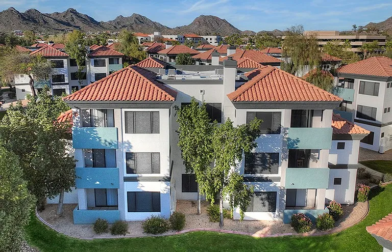 Bella Vista Apartment Homes — Photo 30