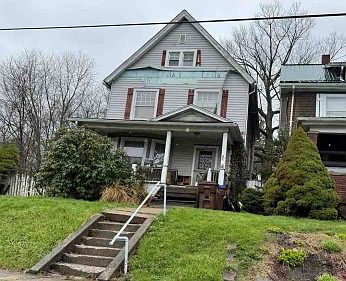 2nd image of 112 Hazen Pl