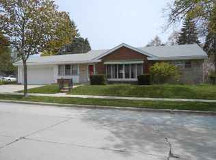 1006 W Birch Ave, Milwaukee, WI 53209