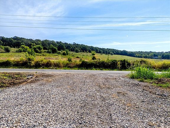 4th image of 7 S 4280th Rd