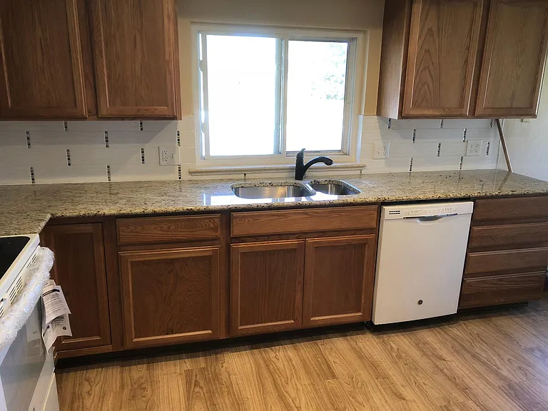 2201 Loyola Ave — Photo 9