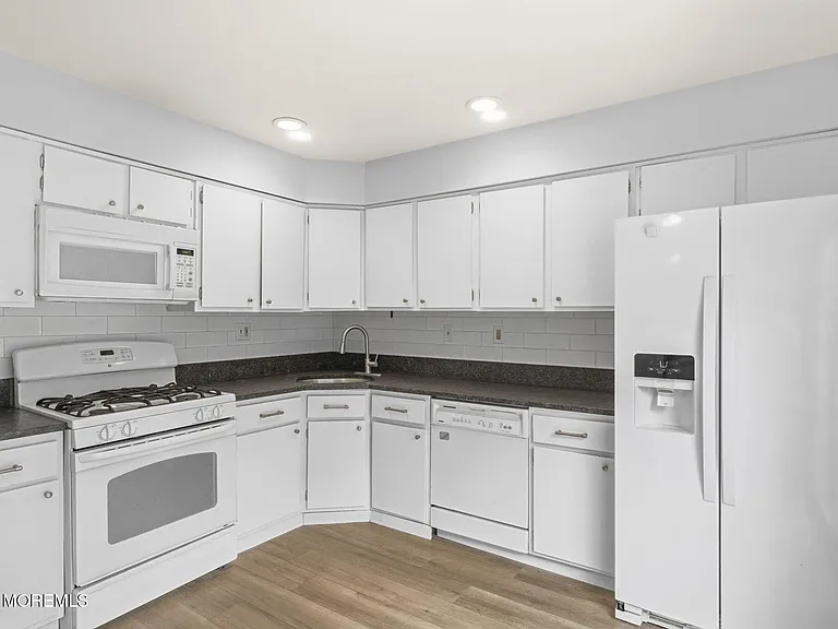 17 Alameda Ct — Photo 10