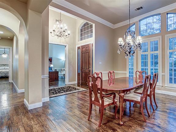 4th image of 2120 Woodbridge Dr