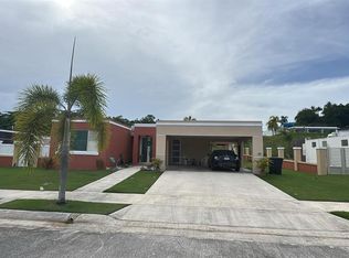 20 Yagrumo, Vega Baja, PR 00693