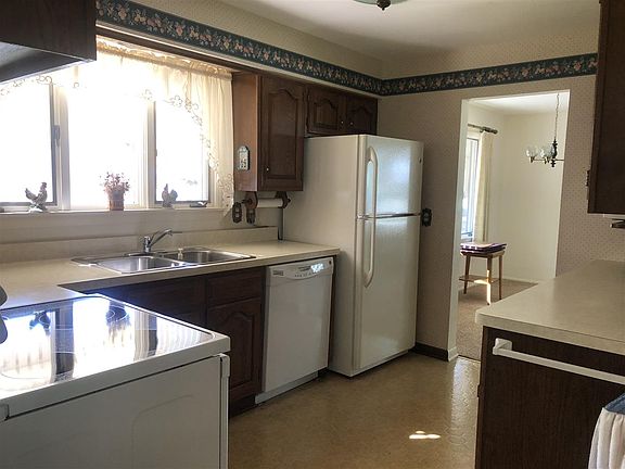 5th image of 3607 Crosby St