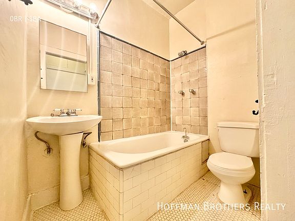 4th image of 534 S Coronado St #209