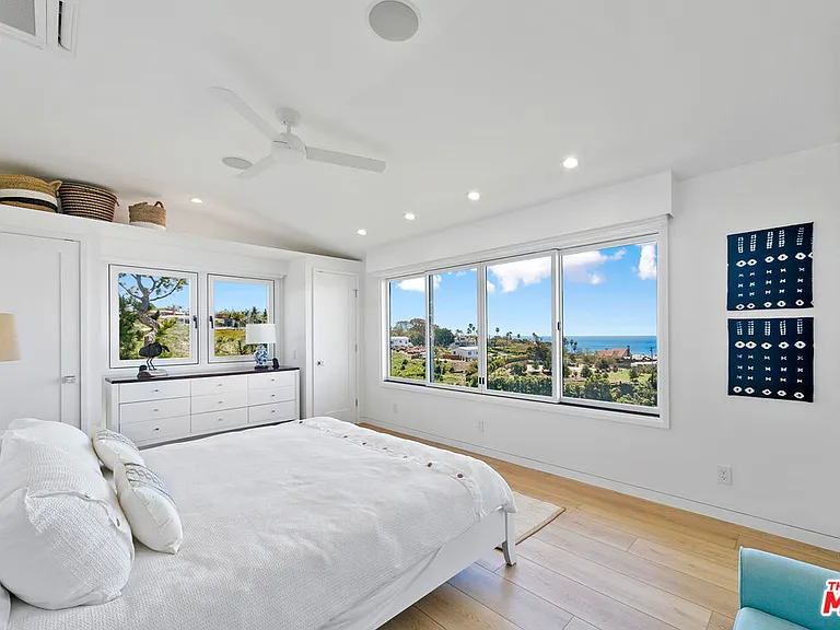 6817 Seawatch Ln — Photo 25