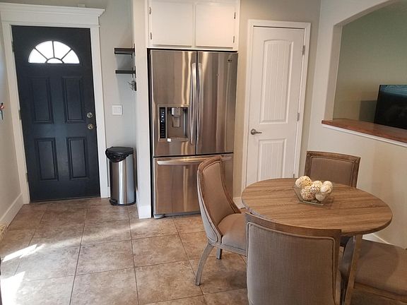 4th image of 3815 W Ettenmor Cir