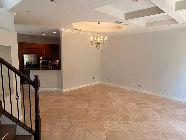 210 NE 69th Cir — Photo 11