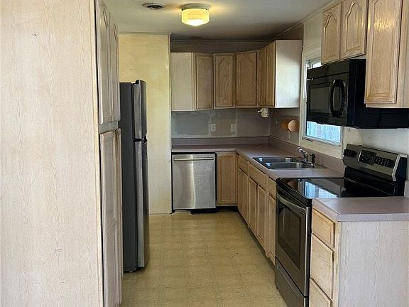 5th image of 12 Edgemoor Dr