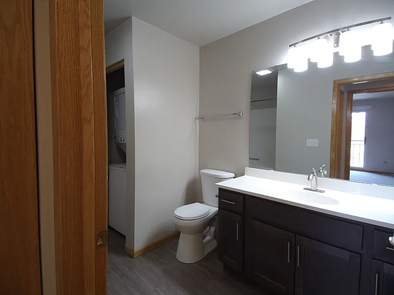 Riverwalk Apartments — Photo 59