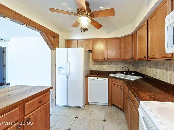 3rd image of 1101 Pleasant Run Dr APT 1001