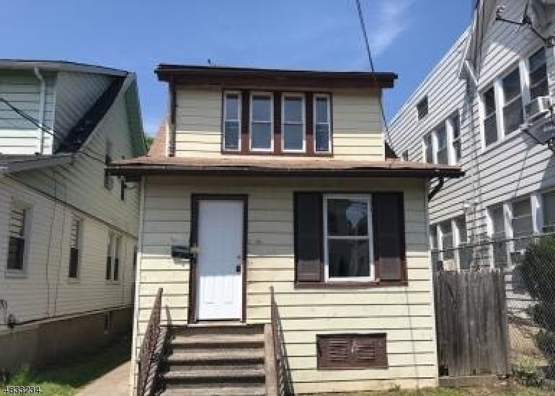 1st image of 134 E 32ND ST