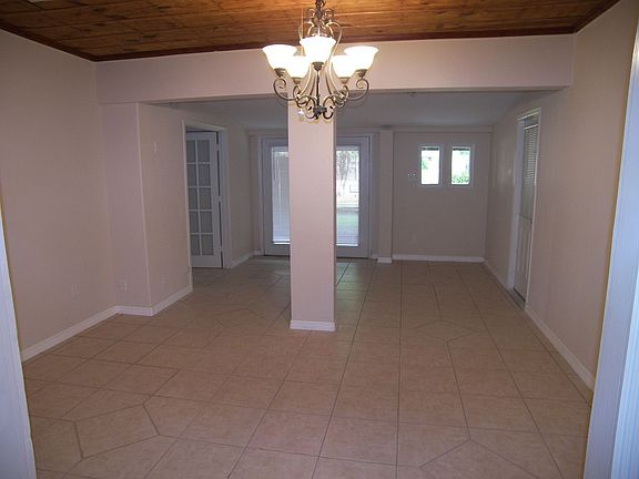 4th image of 328 Cambridge Blvd