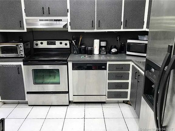 4th image of 661 NE 195th St APT 311