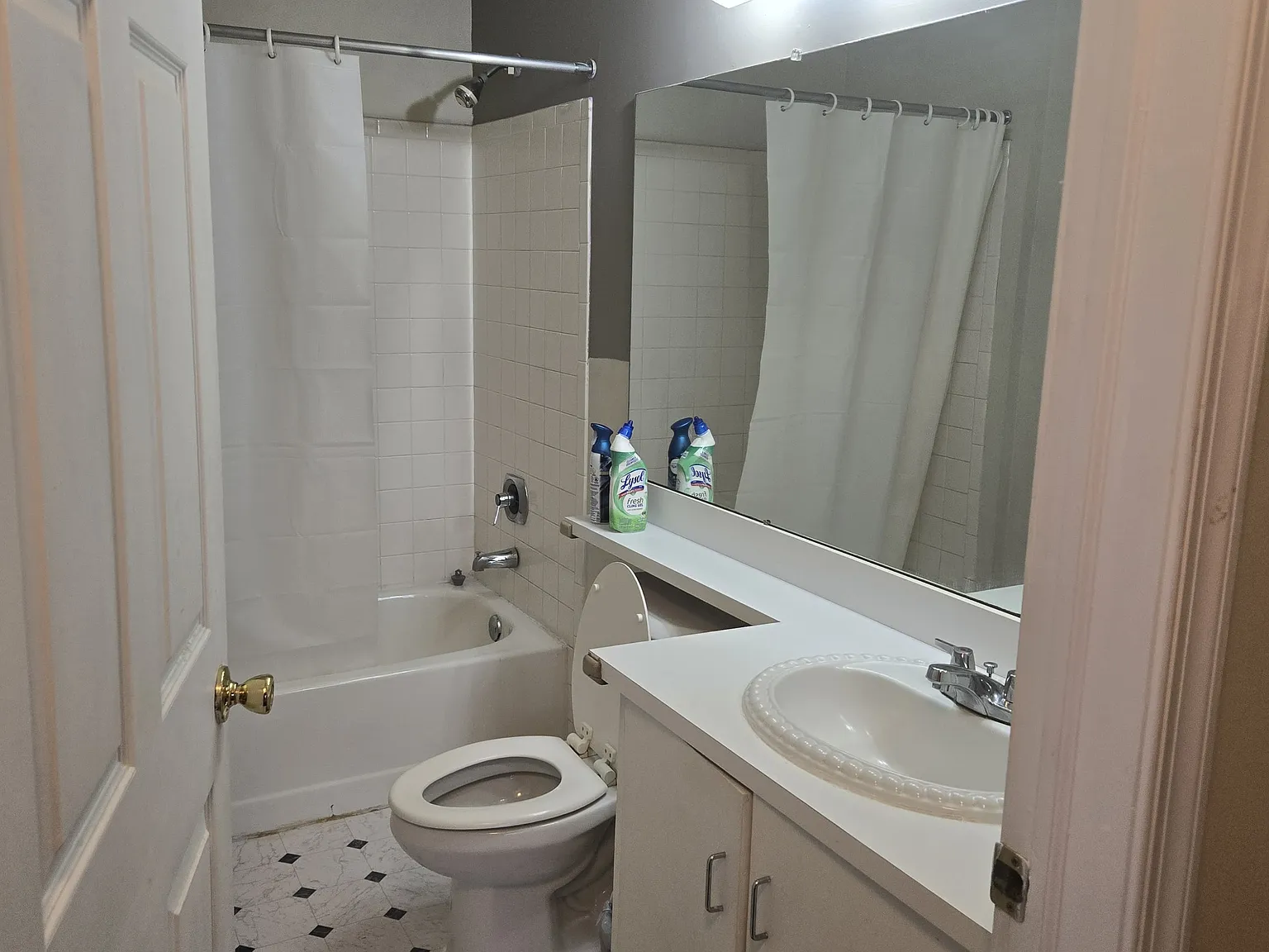 2 bed, 1200 sqft, $2,090 — Photo 4