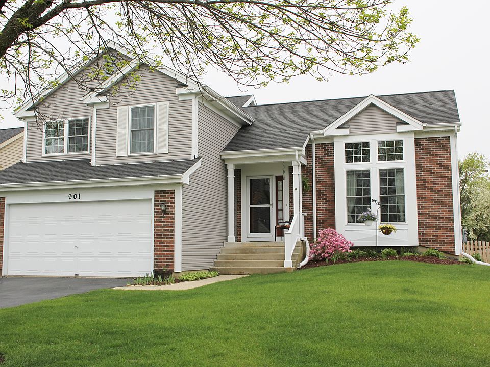 1st image of 901 Cambridge Dr