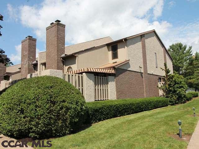1st image of 820 W Aaron Dr