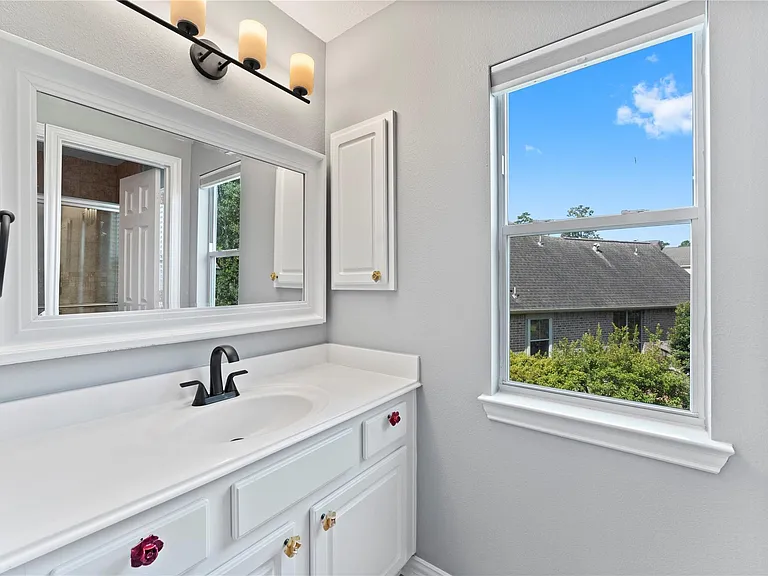 18 Degas Park Dr — Photo 32