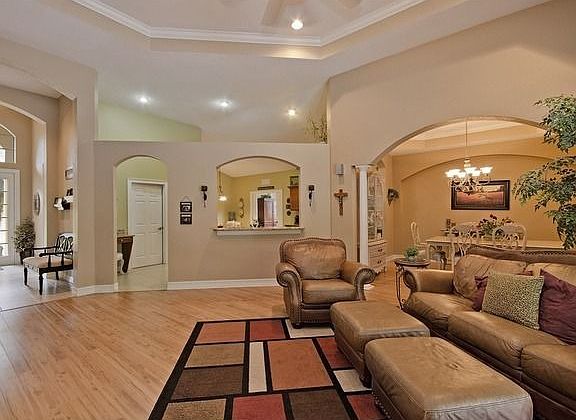 2nd image of 1164 Oakes Blvd