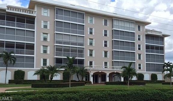 2nd image of 1200 Gulf Shore Blvd N APT 104