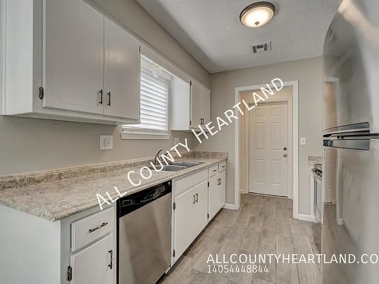 1528 Apollo Rd — Photo 5