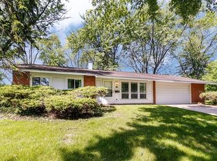 584 Durham Ct, Hoffman Estates, IL 60169