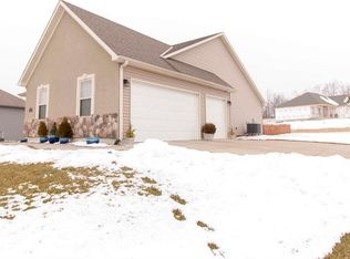 4213 Windward Dr, Saint Joseph, MO 64505