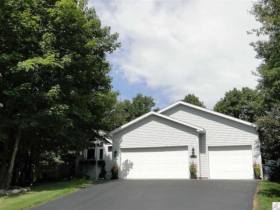 1st image of 2803 Parkwood Ln