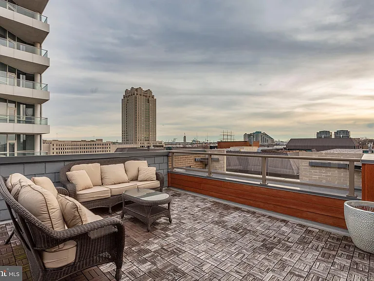 111 Walnut St — Photo 17