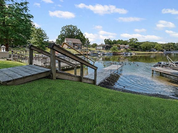 3rd image of 4071 Cedar Point Rd