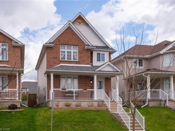 729 Brandenburg Blvd, Waterloo, ON N2T 2V4