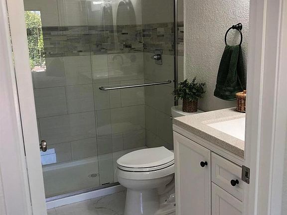4th image of 5176 Baywood Cir