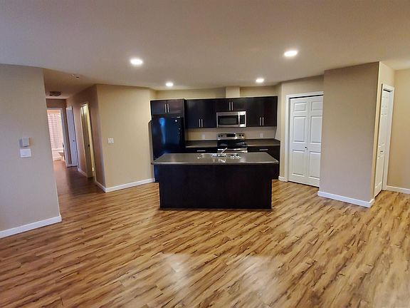 4th image of 1601 8th Ave #2103