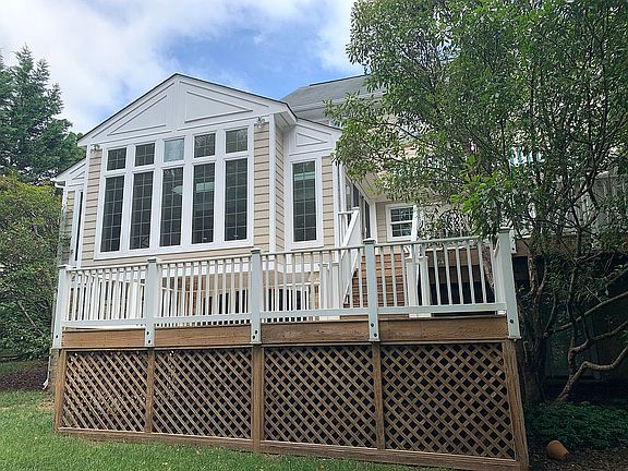 2nd image of 10 Lily Pond Ct