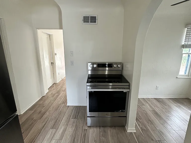 455 Hazel St — Photo 11