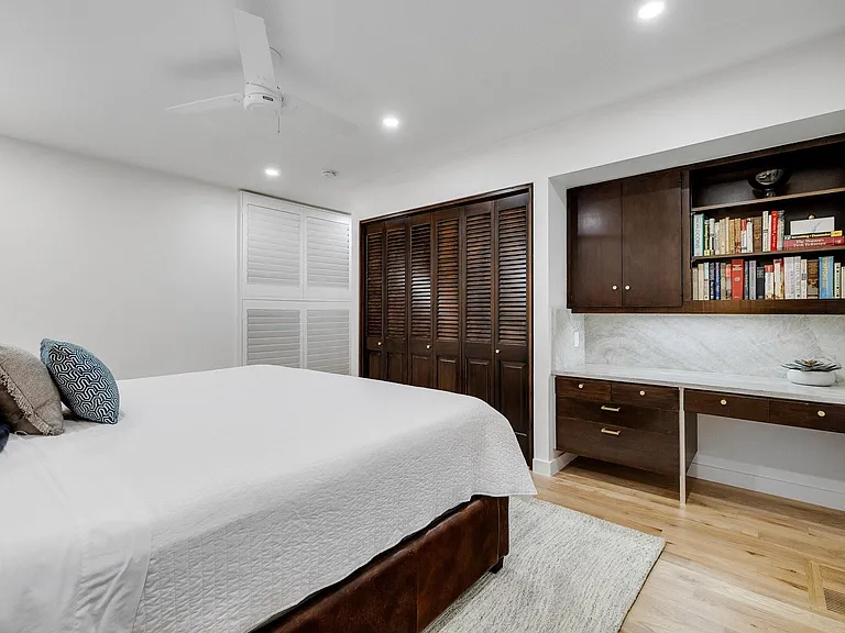 7158 Joyce Way — Photo 15