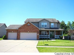 330 Osteen Ln, Chatham, IL 62629