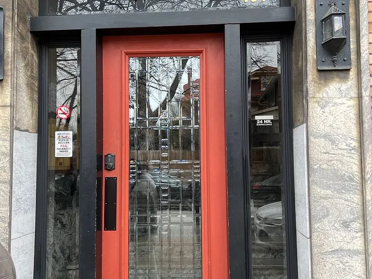 112 E Magnolia Ave — Photo 4
