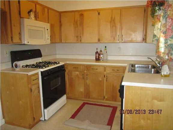 2nd image of 110 Ariola Ave