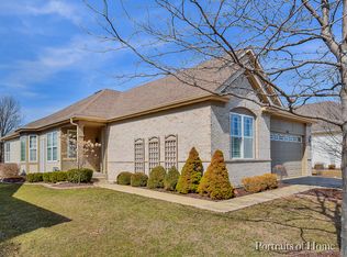 1440 Mansfield Dr, Aurora, IL 60502