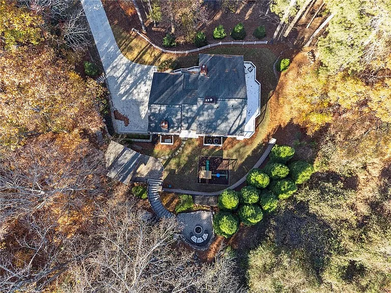 6895 Riverside Dr — Photo 46