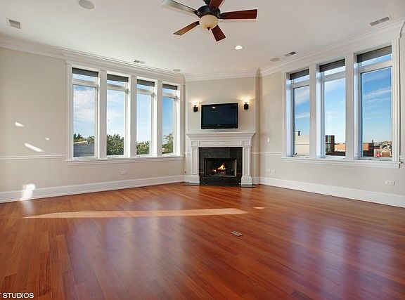 2nd image of 2401 N Janssen Ave APT 404