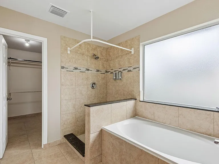 5811 Village Grove Dr — Photo 11
