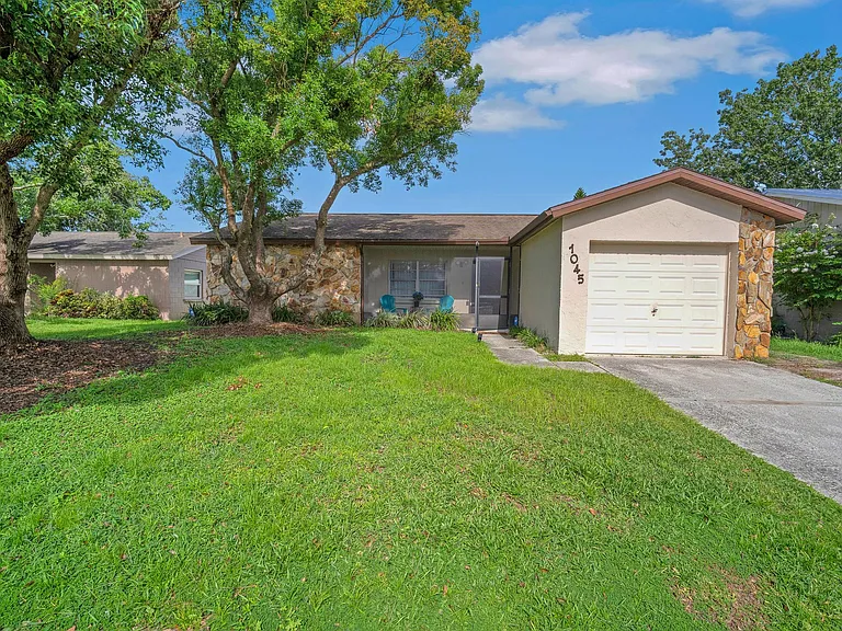 1045 Axlewood Cir — Photo 1